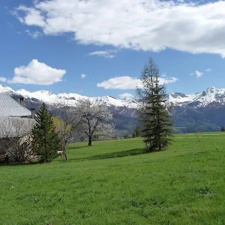 D'etape De L'ardoisiere 여관